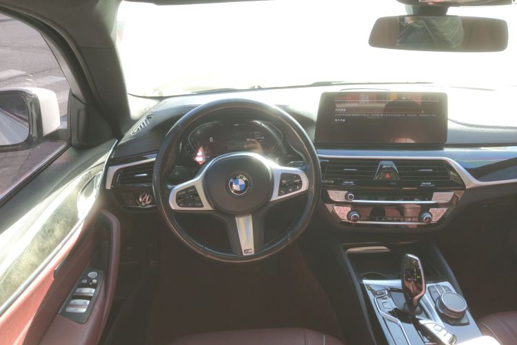 宝马5系 2021款 改款 525Li M运动套装中控内饰13