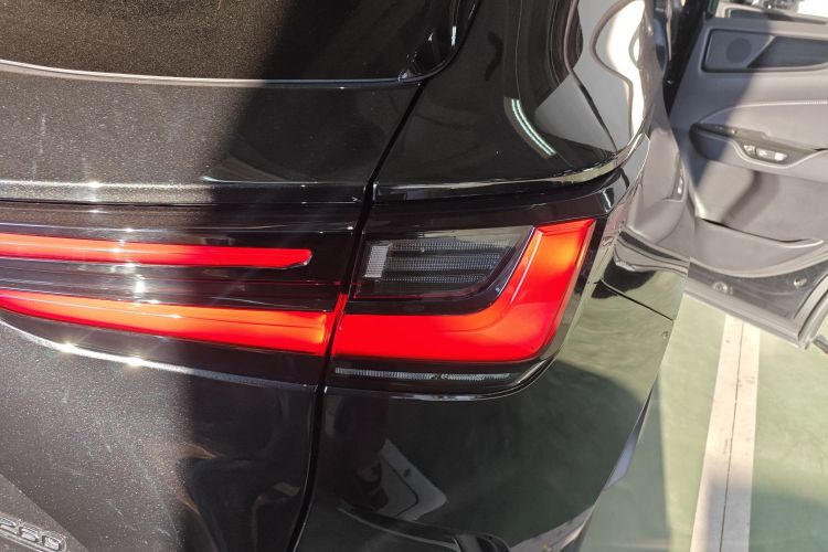 雷克萨斯NX 2023款 260 前驱 创驰版车身外观6006