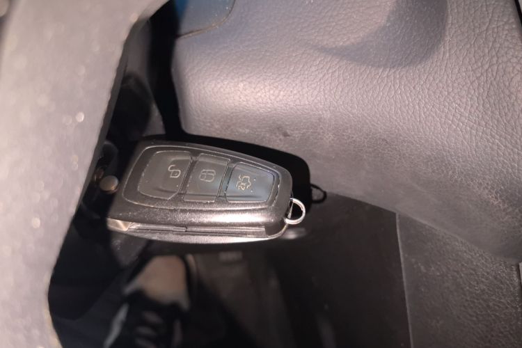 福特 福克斯 2012款 两厢 1.6L 自动舒适型中控内饰7001