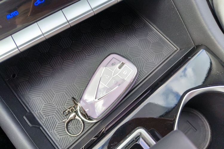 长安 逸动 2024款 PLUS 蓝鲸NE 1.4T GDI DCT高能版中控内饰11