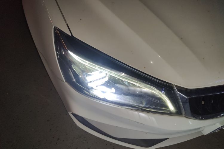 吉利汽车 帝豪 2021款 UP 1.5L CVT向上版车身外观6006