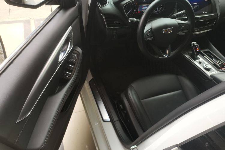 凯迪拉克CT5 2022款 28T 豪华型（标准版）中控内饰20