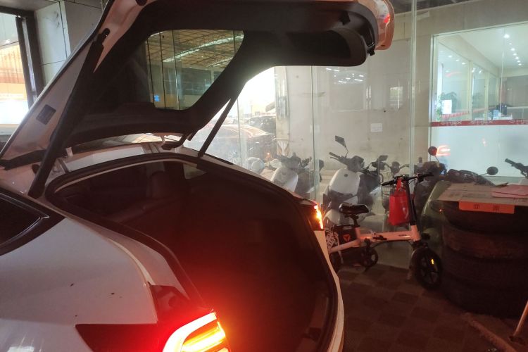 特斯拉 Model Y 2022款 改款 后轮驱动版局部细节23