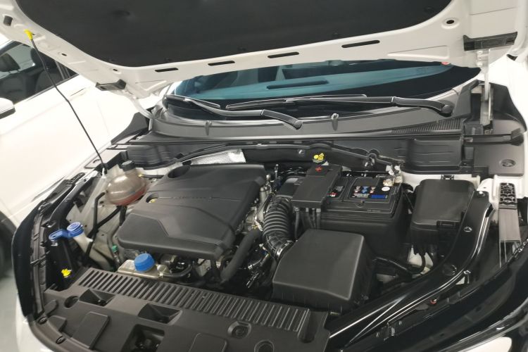 长安UNI-T 2023款 第二代 1.5T 尊贵型机舱底盘24