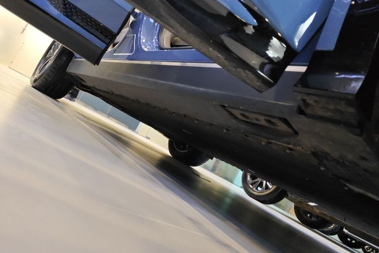 红旗天工08 2025款 110kwh 定制版局部细节9001