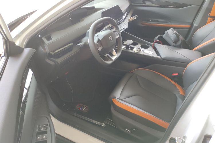 长安UNI-V 2024款 1.5T 高能版中控内饰7003