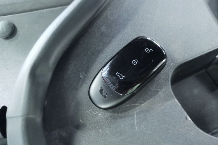 理想汽车 理想ONE 2020款 增程6座版中控内饰11