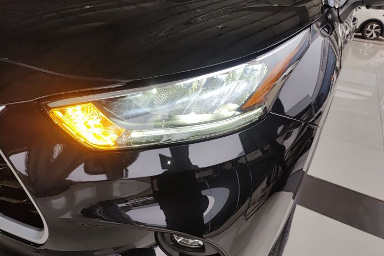 丰田 汉兰达 2023款 2.5L智能电混双擎两驱精英版 5座局部细节36