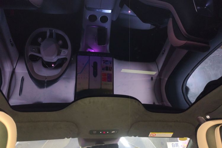 小米汽车 小米YU7 2025款 超长续航高性能四驱Max版局部细节22