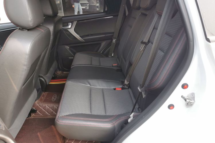 奇瑞 瑞虎3 2016款 1.6L CVT智尚版中控内饰21