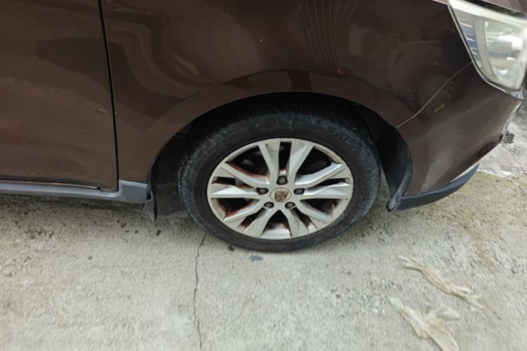 宝骏730 2014款 1.5L 手动标准型 7座车身外观6007