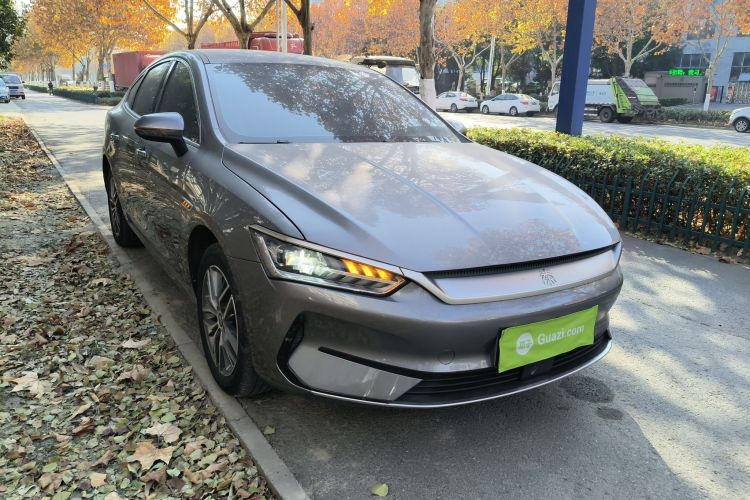比亚迪 秦PLUS 2024款 荣耀版 EV 420KM领先型车身外观3