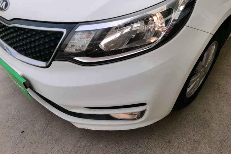 起亚K2 2015款 三厢 1.4L MT GLS局部细节36