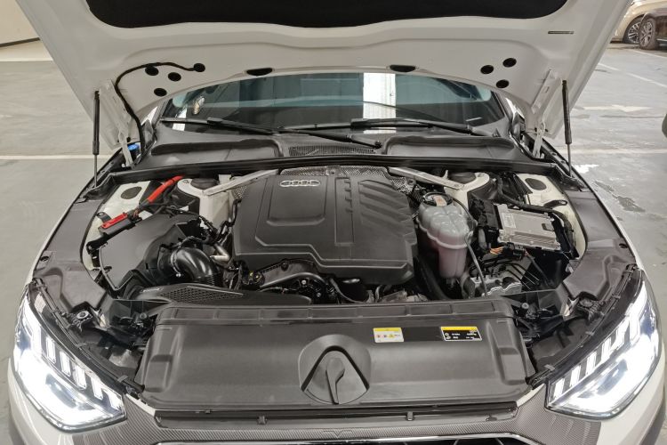 奥迪A4L 2023款 40 TFSI 时尚动感型机舱底盘24