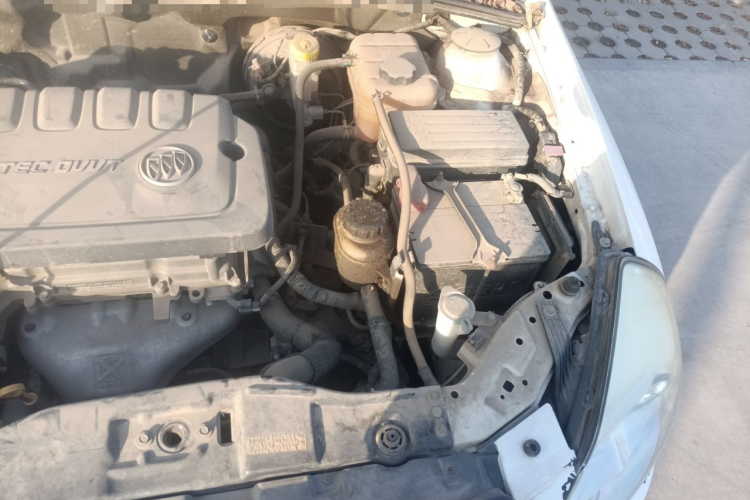 别克 凯越 2013款 1.5L 自动经典型机舱底盘26