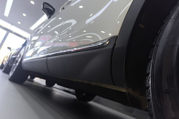 红旗HS5 2019款 2.0T 智联旗享四驱版局部细节9002