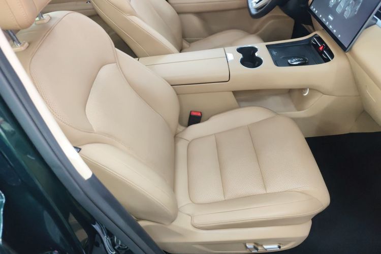 蓝电E5 PLUS 2025款 120km 标准旅行定制版 7座局部细节41