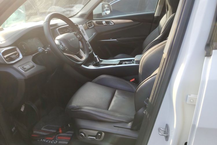 领克01 2019款 2.0T 两驱型Pro版 国V中控内饰19