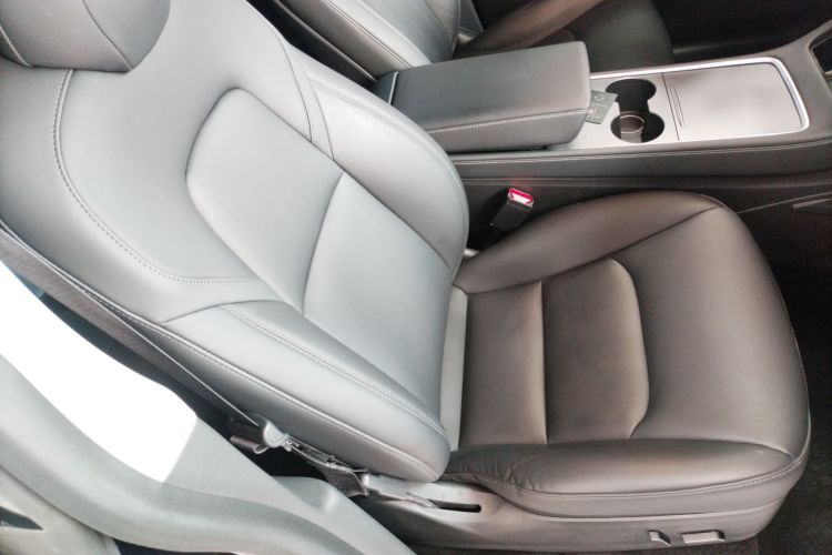 特斯拉 Model Y 2022款 后轮驱动版局部细节41