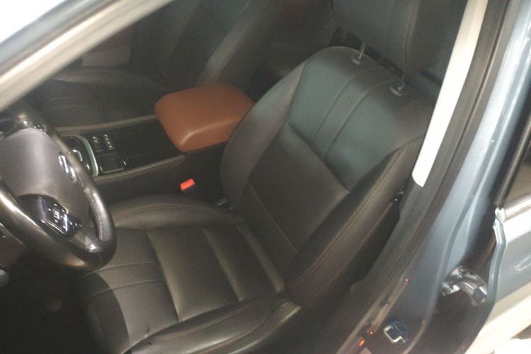 广汽传祺 传祺GS8 2017款 320T 两驱豪华智联版（七座）局部细节19