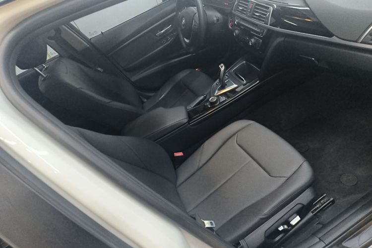 宝马3系 2017款 320Li 时尚型局部细节41