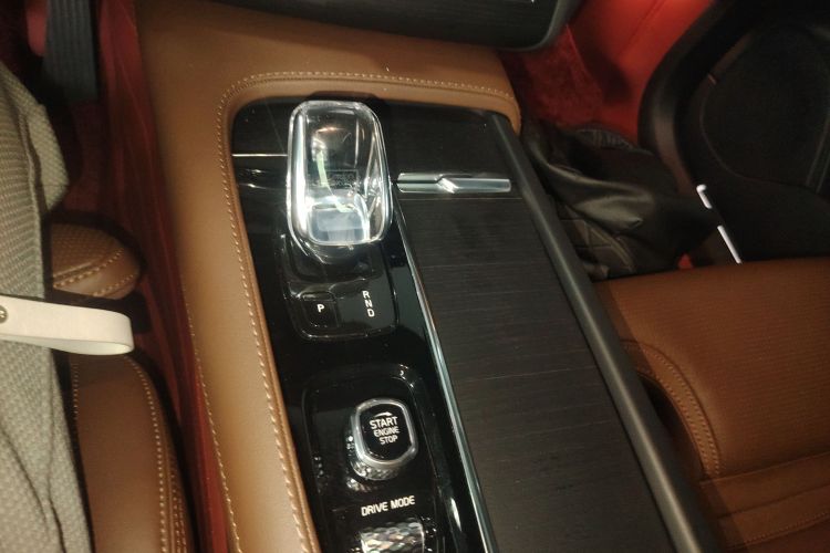 沃尔沃XC90 2021款 B6 智雅豪华版 7座中控内饰18