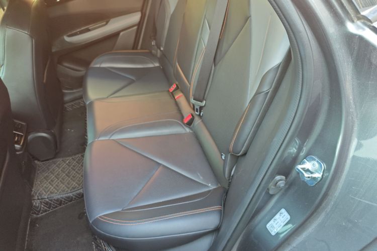 长安UNI-V 2022款 1.5T 尊贵型中控内饰7004