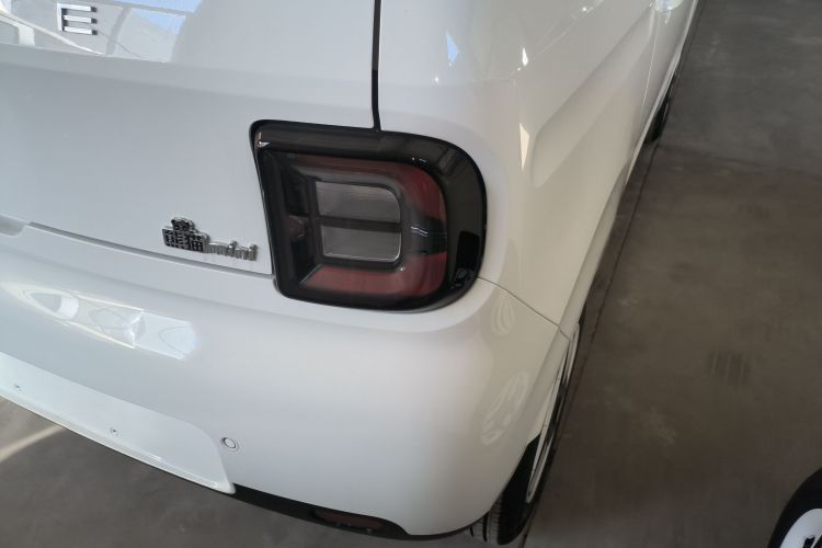 吉利银河 熊猫 2025款 210km 元气熊车身外观9