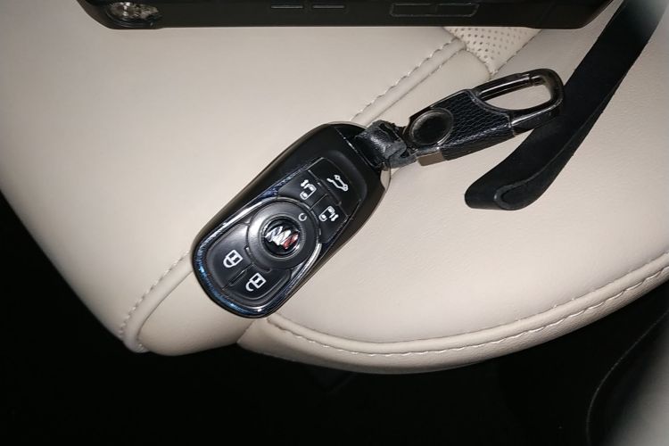 别克GL8 2022款 ES陆尊 653T 豪华型中控内饰11