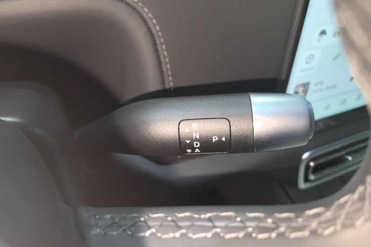 理想汽车 理想L9 2024款 Ultra局部细节18