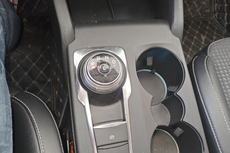 福特 福克斯 2020款 两厢 EcoBoost 180 自动锋潮型中控内饰18