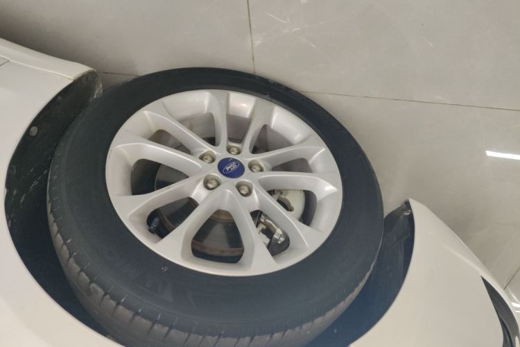 福特 蒙迪欧 2020款 EcoBoost 180 时尚型车身外观35