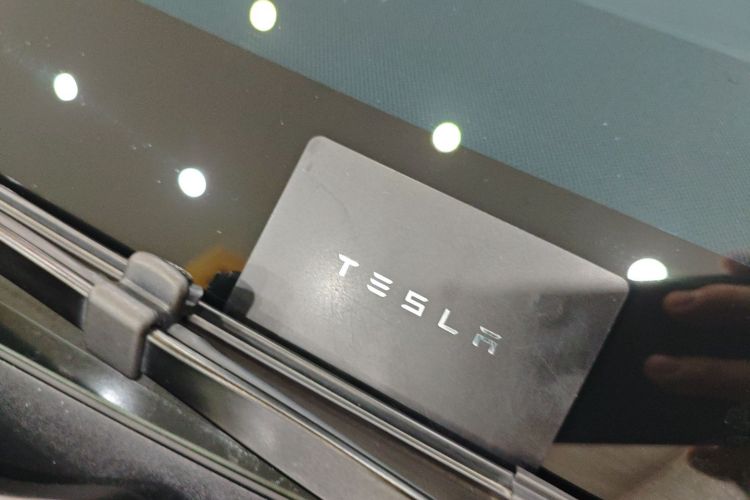 特斯拉 Model Y 2025款 后轮驱动版中控内饰11