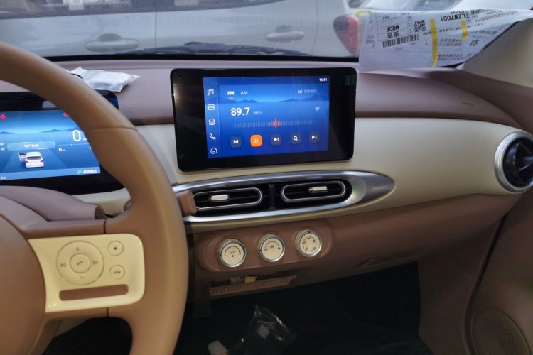 五菱汽车 宏光MINIEV 2025款 四门版 臻享+款中控内饰16