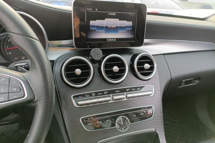 奔驰C级 2018款 C 200 L 运动版局部细节16