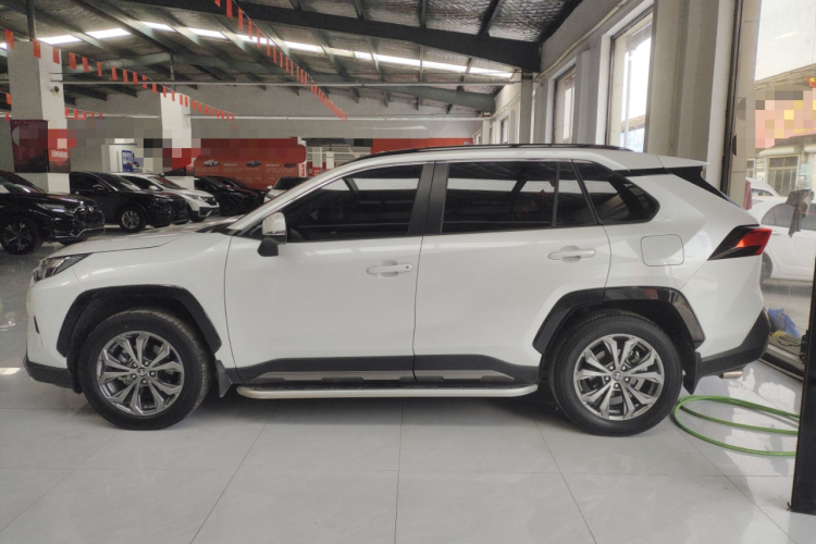 丰田 RAV4荣放 2024款 2.0L CVT两驱风尚Plus版车身外观4