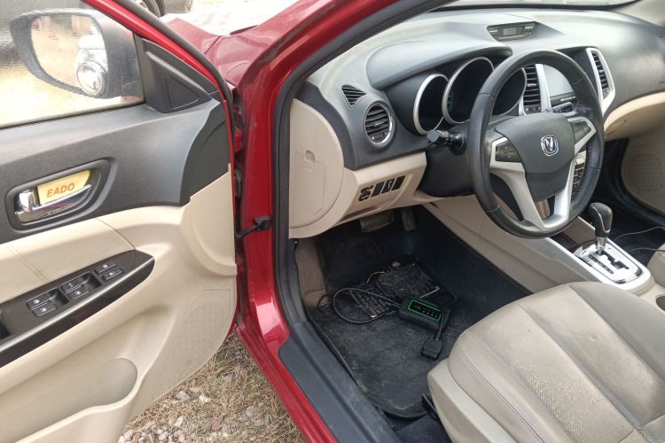 长安 逸动 2014款 1.6L 自动豪华型中控内饰20