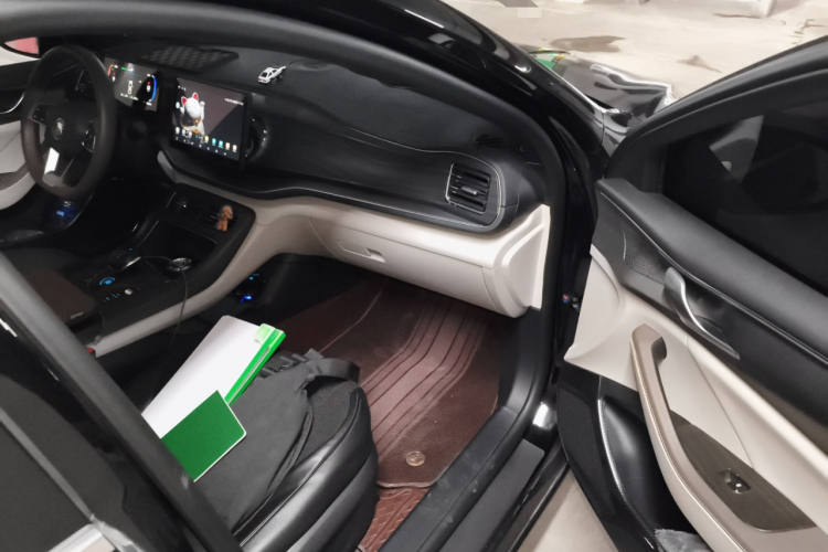 比亚迪 秦PLUS 2023款 冠军版 DM-i 120KM领先型局部细节9005