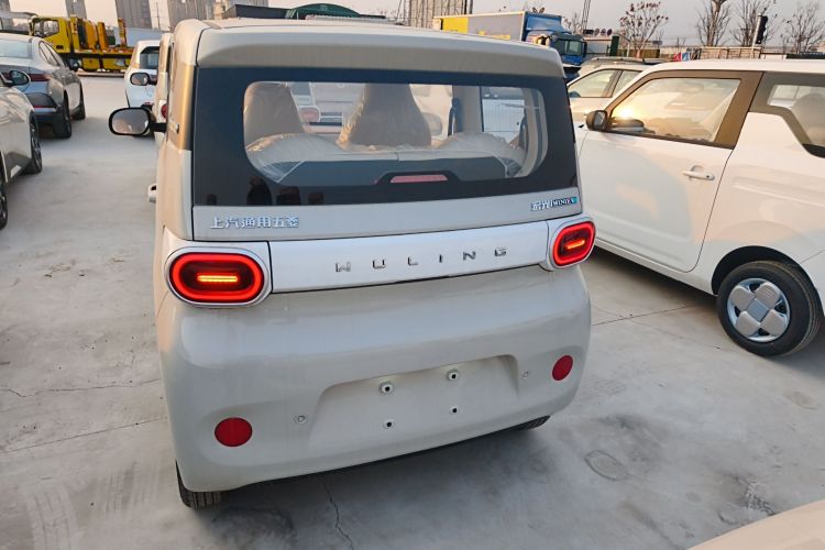 五菱汽车 宏光MINIEV 2024款 第三代 215km 青春版车身外观6