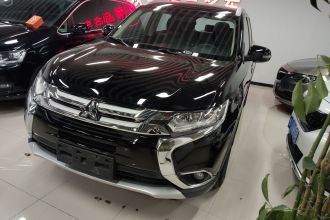 三菱 欧蓝德 2018款 2.4L 四驱精英版 5座