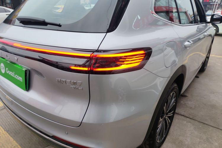 吉利银河 银河星舰7 EM-i 2025款 120km 领航版车身外观9