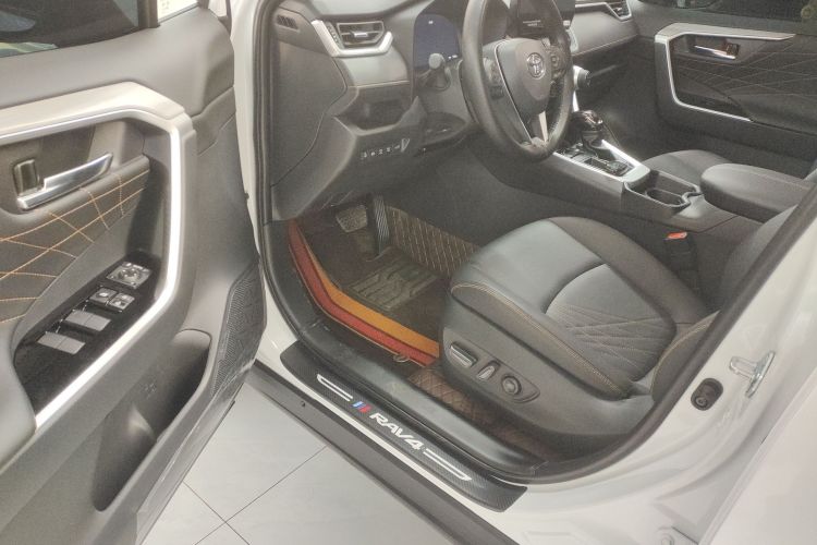 丰田 RAV4荣放 2024款 2.0L CVT两驱风尚Plus版中控内饰20