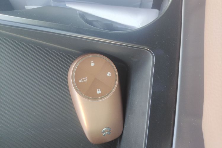 蔚来ES8 2020款 450KM 七座版中控内饰7001