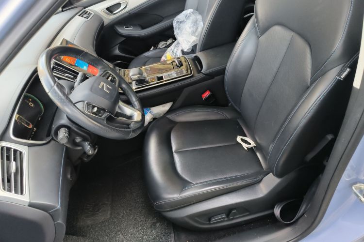 飞凡汽车 飞凡ER6 2021款 新动版 620km 智享版中控内饰19