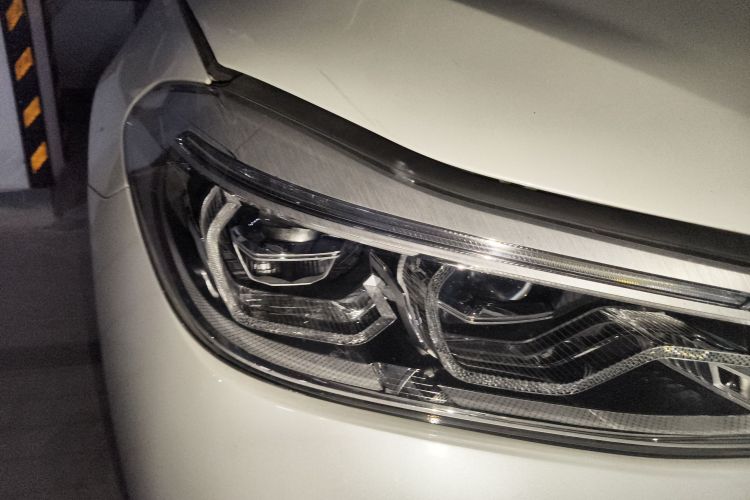 宝马6系GT 2019款 630i M运动套装车身外观8