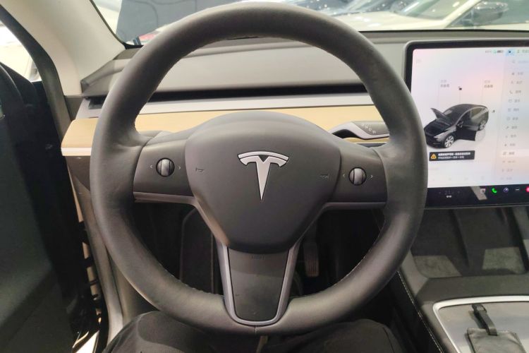 特斯拉 Model Y 2022款 改款 后轮驱动版中控内饰13