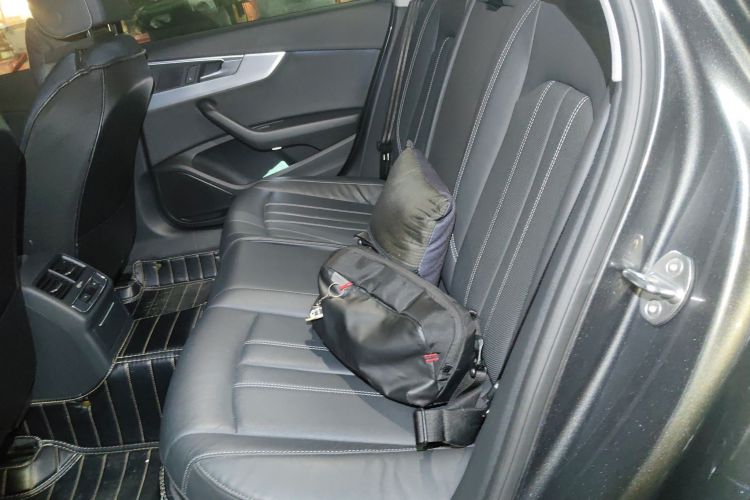 奥迪A4L 2022款 40 TFSI 时尚动感型中控内饰21