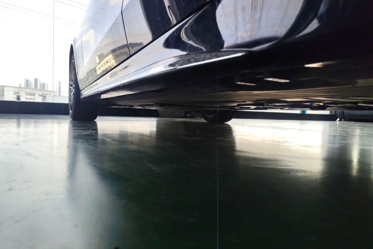 奔驰C级 2023款 改款 C 200 L 运动版局部细节9002