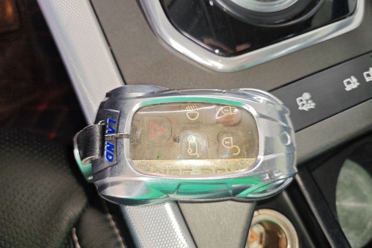 路虎 揽胜极光(进口) 2014款 2.0T 5门耀动版中控内饰7001