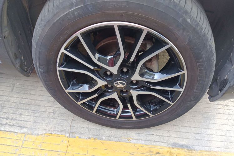 东南DX3 2018款 1.5T CVT尊贵型车身外观10